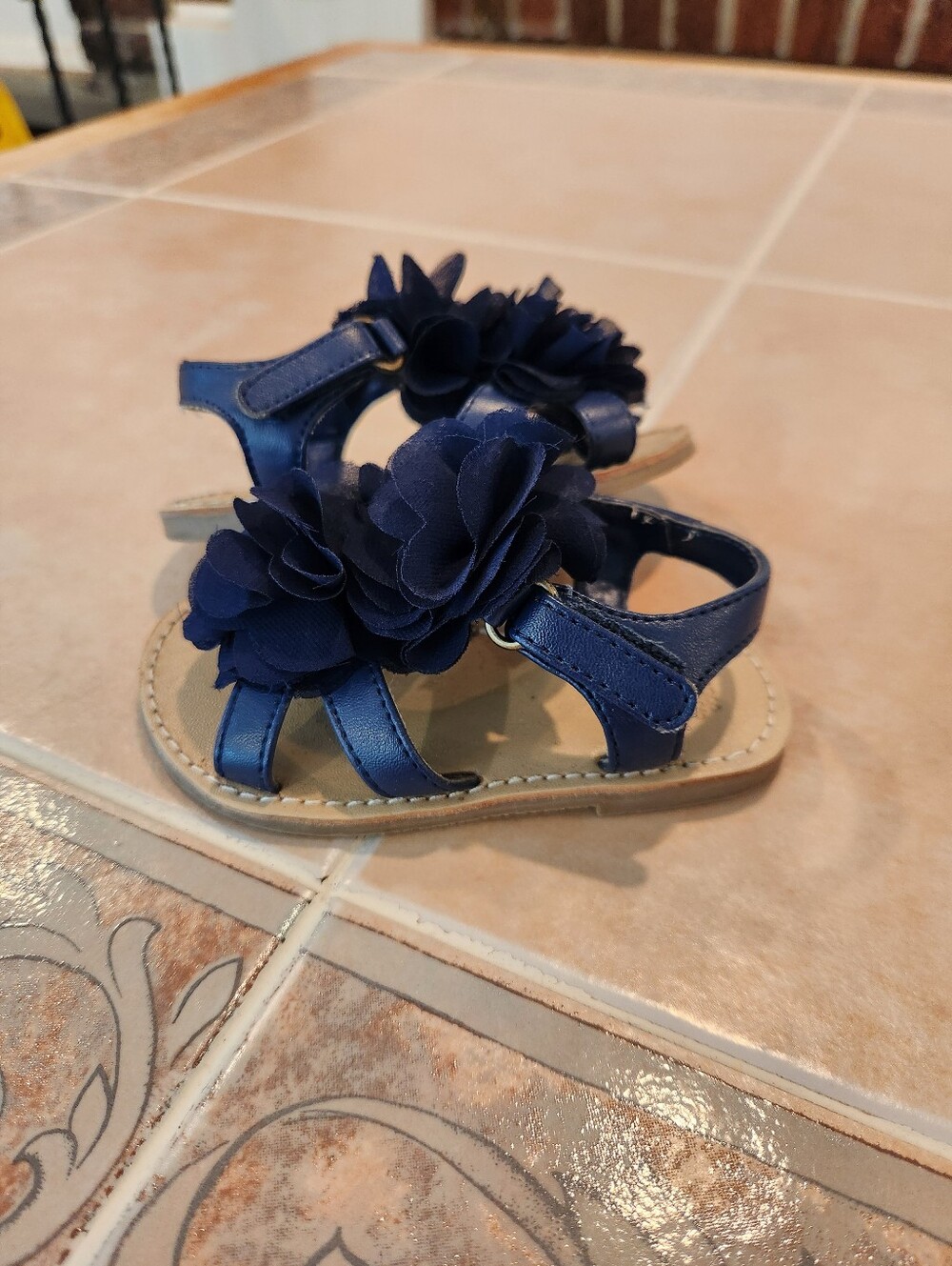Size 5 Girls navy Sandals